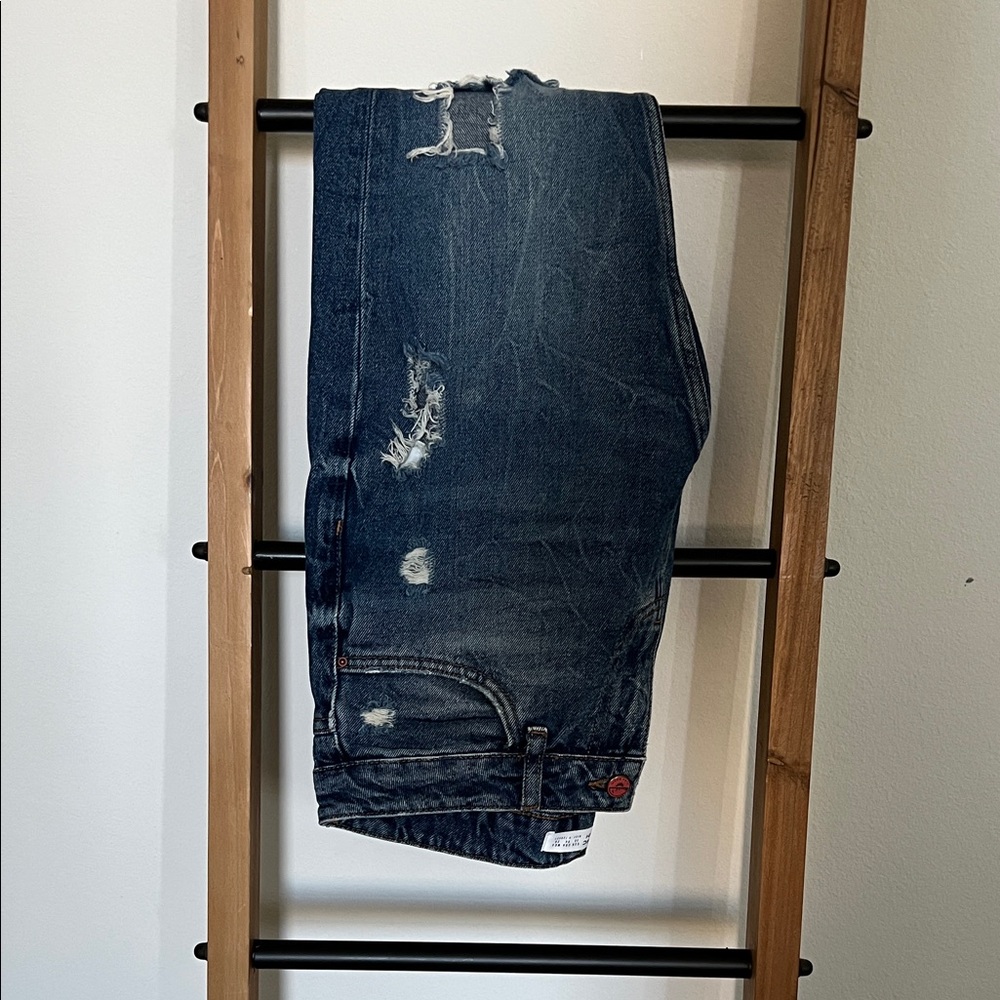 Zara Women's Relaxed Blue Jeans